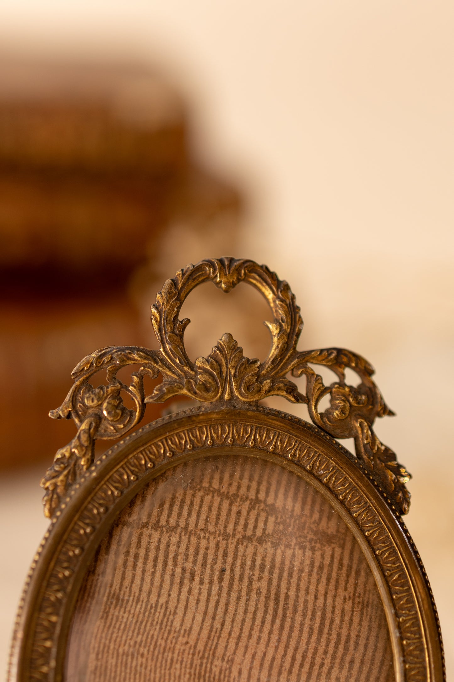 Bronze Oval Mini Picture Frame