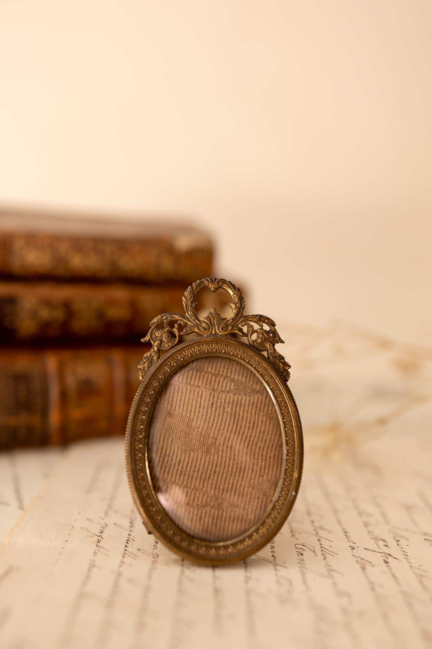 Bronze Oval Mini Picture Frame