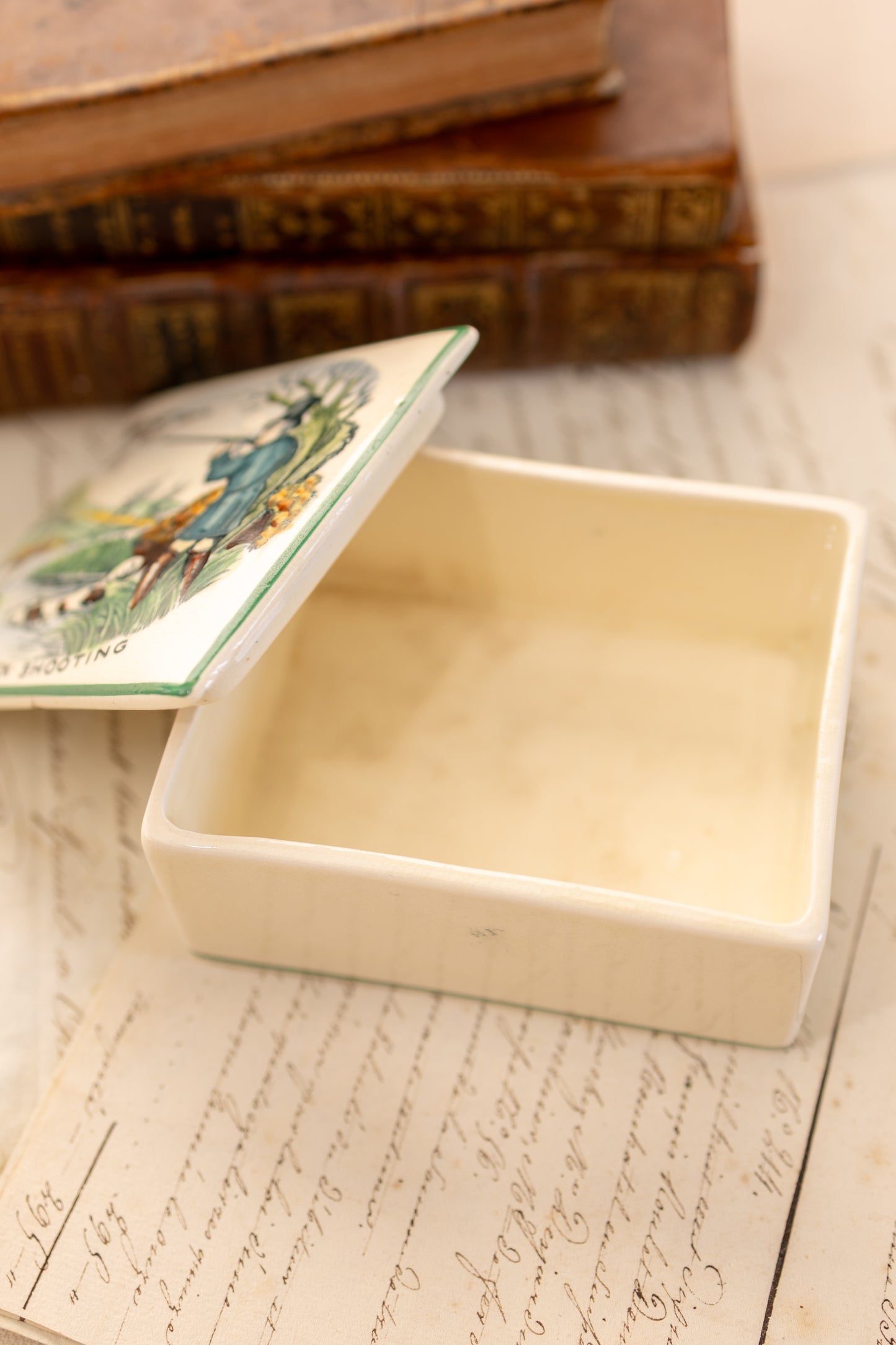 Plichta London Hunting Scene Trinket Box